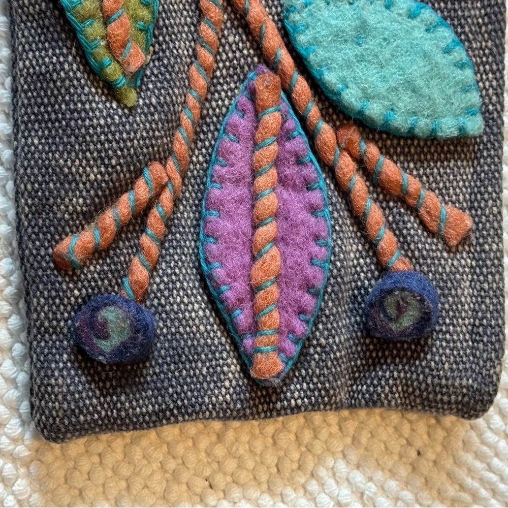 Rising Tide Felted Wool Clutch Pouch Floral Boho Artisan Nepal - Picture 3 of 5